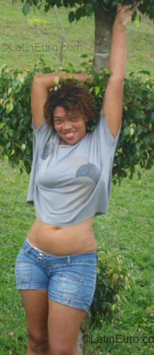 Date this delightful Brazil girl Roemere from Rio De Janeiro BR1107