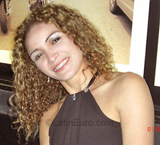 Date this athletic Brazil girl Ilzalee from Sao Jose Dos Pinhais BR1127