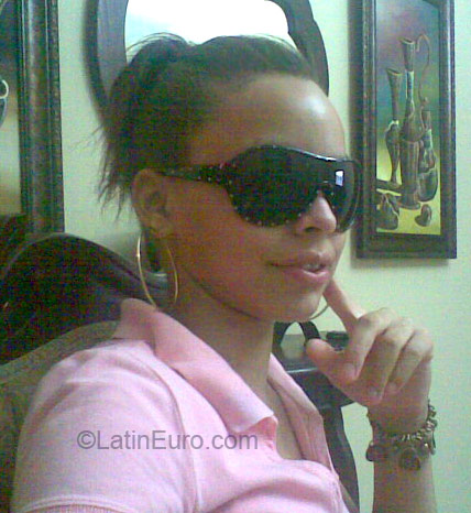 Date this hard body Dominican Republic girl Esther from Santiago DO932