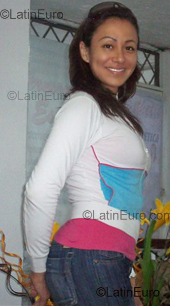 Date this cute Colombia girl Jackeline from Cali CO855