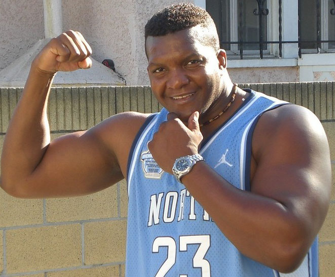 Date this voluptuous United States man Aromanticman from Los Angeles US2623