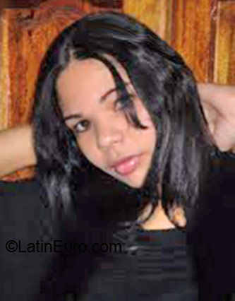 Date this nice looking Brazil girl Dany from Ulianopolis BR1174
