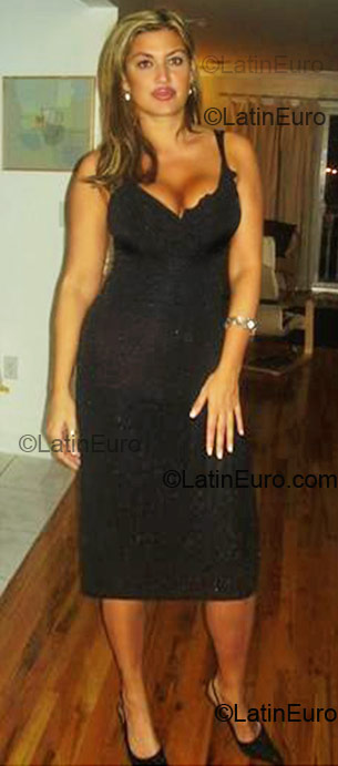 Date this nice looking Brazil girl Patricia from Novo Hamburgo BR1181