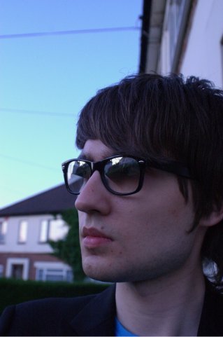 Date this young United Kingdom man Britdrums from London GB158