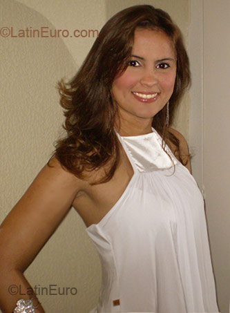 Date this stunning Brazil girl Cynthia from Janga paulista BR1202