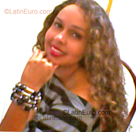 Date this pretty Colombia girl Nasly Patricia from Barrancabermeja CO935