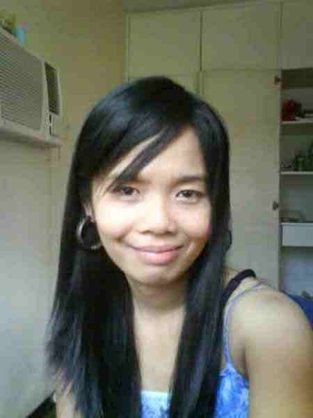 Date this voluptuous Philippines girl Petite filipina from Antipolo City PH70
