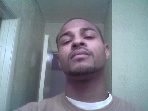 Date this tall United States man Adrian from Lithonia US2854