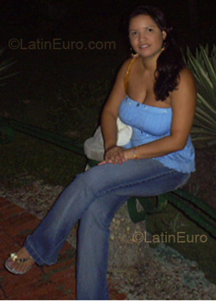 Date this hot Colombia girl Jenny Paola from Cartagena CO1002