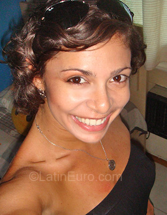 Date this hot Brazil girl Isis from Recife BR1282