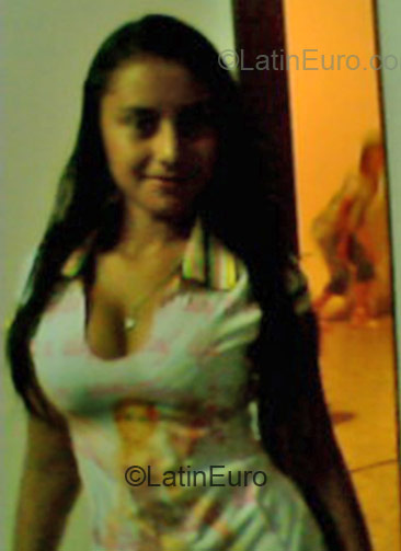 Date this foxy Colombia girl Lina Marcela from Cali CO1006