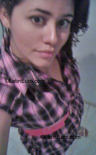 Date this athletic Colombia girl Jennyfer from Cali CO1028