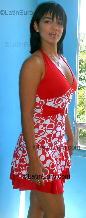 Date this happy Colombia girl Maciel Karina from Bucaramanga CO9813