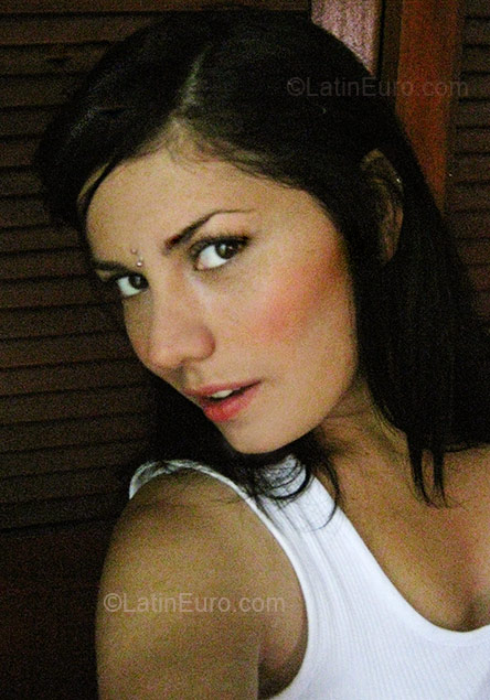Date this hot Colombia girl Carolina from Manizales CO1097