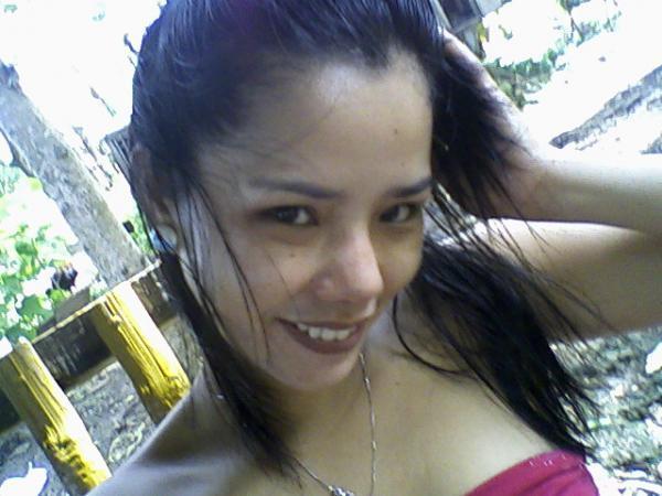 Date this young Philippines girl Julliet from Cebu PH148