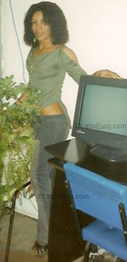 Date this good-looking Brazil girl Cidinha from Sao Paulo BR1394