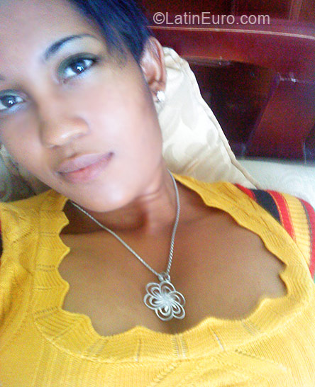 Date this sensual Dominican Republic girl Margaret from Fantino DO1162
