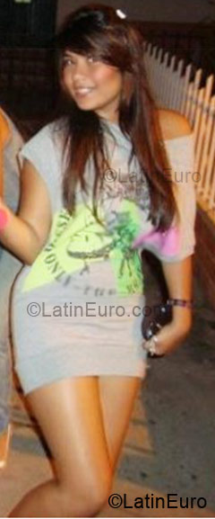 Date this sultry Colombia girl Laura from Bucaramanga CO1141