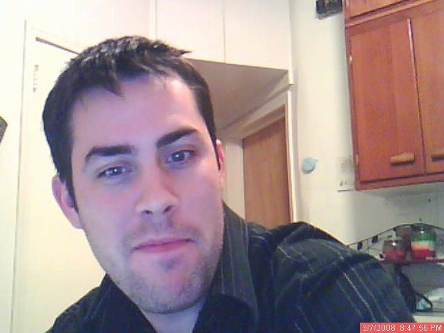 Date this young United States man Tom from Newark US3269