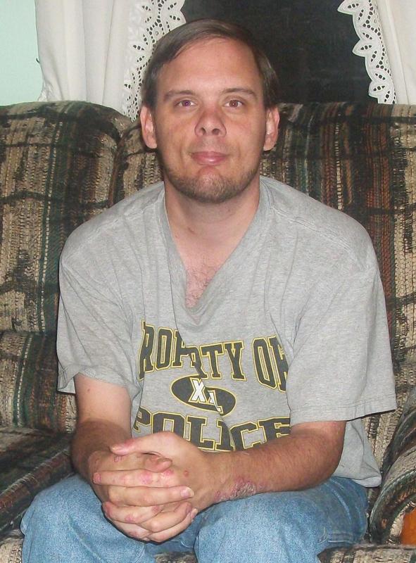 Date this happy United States man Justin from Mcewen US3286