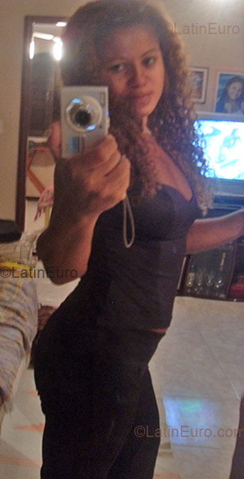 Date this voluptuous Brazil girl Celma from Rio de Janeiro BR1463