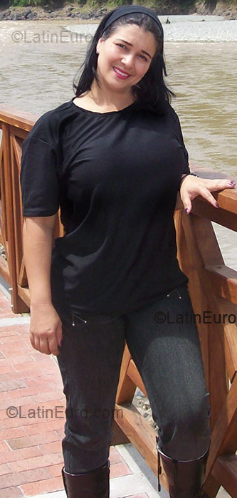 Date this athletic Colombia girl Astrid Lorena from Pereira CO1188