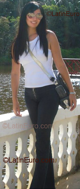 Date this voluptuous Brazil girl Ely from Joao Pessoa BR1503