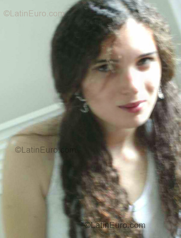 Date this stunning Brazil girl Janilcecia from Rio De Janeiro BR1522