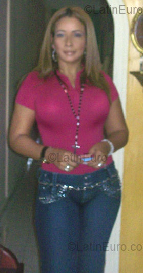 Date this sultry Colombia girl Eliana Maria from Barranquilla CO1301