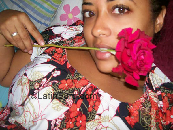 Date this good-looking Brazil girl Itana from Rio De Janeiro BR1584
