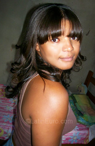 Date this sultry Brazil girl Gislene from Minacu BR1589