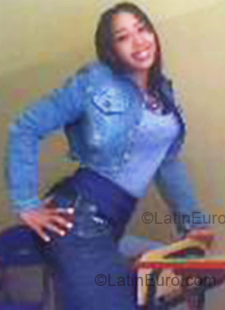Date this good-looking Dominican Republic girl Grey from Santo Domingo DO1518
