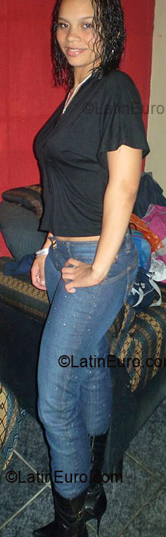 Date this nice looking Brazil girl Jessica Hellen from Rio De Janeiro BR1644
