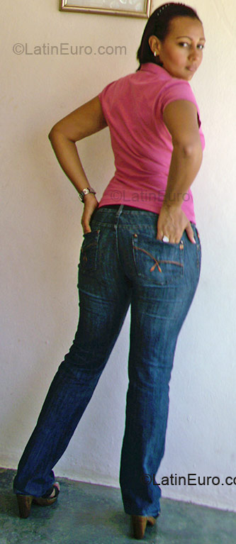 Date this athletic Dominican Republic girl Rosa from La Romana DO1590