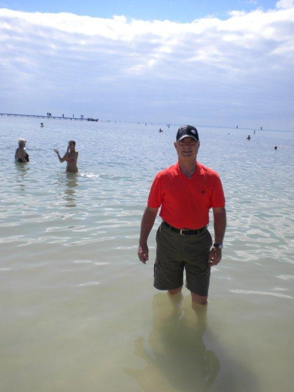 Date this happy United States man Skyking60 from Kansas City US3786