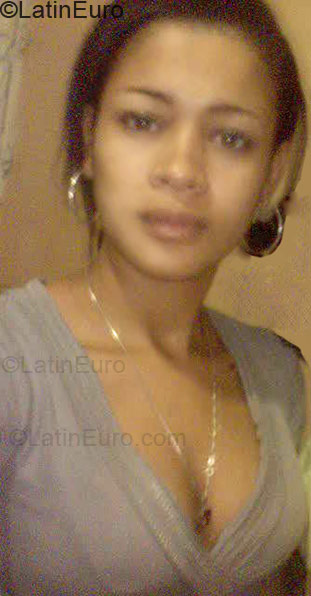Date this foxy Dominican Republic girl Dariela from Santo Domingo DO1602