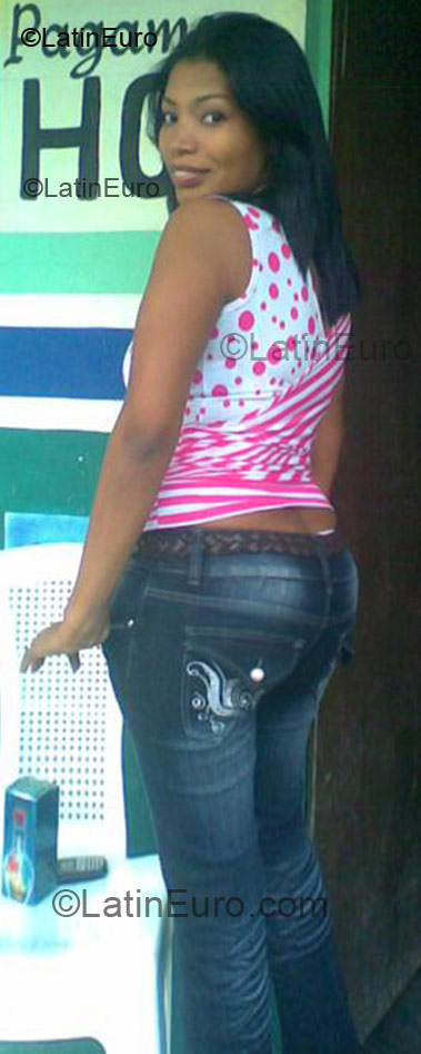 Date this funny Dominican Republic girl Veronica from Monsenor Nouel DO1610