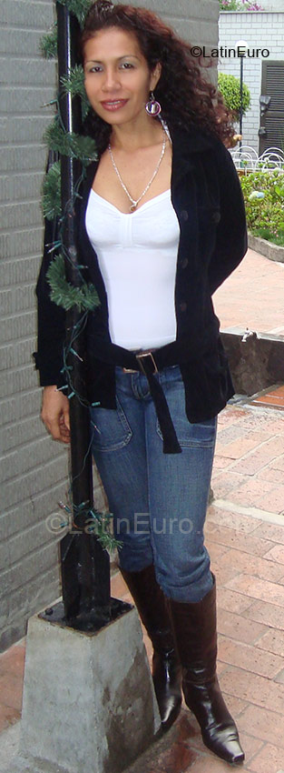 Date this funny Colombia girl Berta Rosa from Bogota CO1486