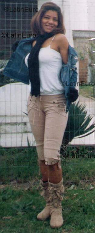 Date this cute Brazil girl Cintia Aparecida from Sete Lagoas BR1711