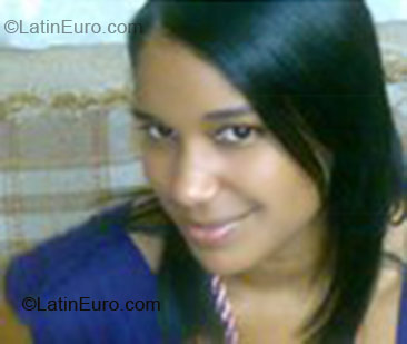 Date this exotic Dominican Republic girl Erika Melissa from Santo Domingo DO1709