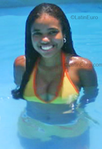 Date this stunning Brazil girl Fernanda Paula from Guaratingueta BR1768