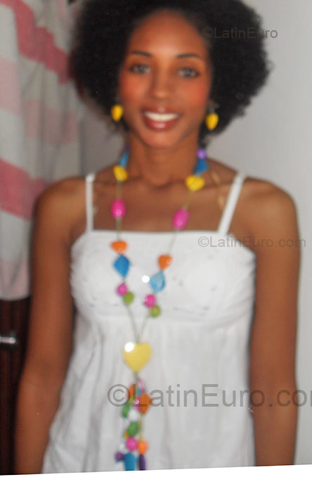 Date this voluptuous Dominican Republic girl Yolaidy from Bonao DO1833