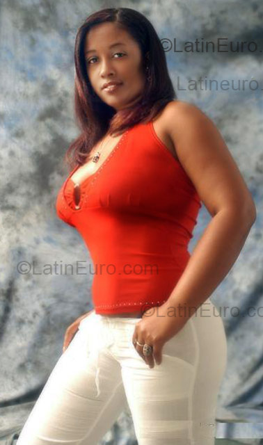 Date this nice looking Dominican Republic girl Kathi Cristina from Santo Domingo DO1834