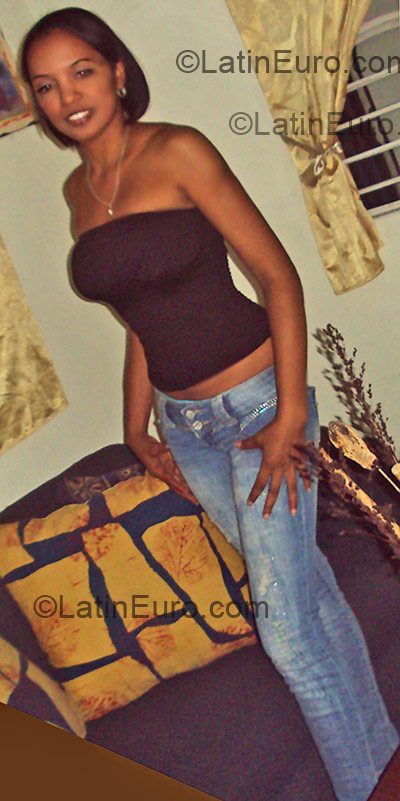 Date this voluptuous Dominican Republic girl Alexandra from Santo Domingo DO1851
