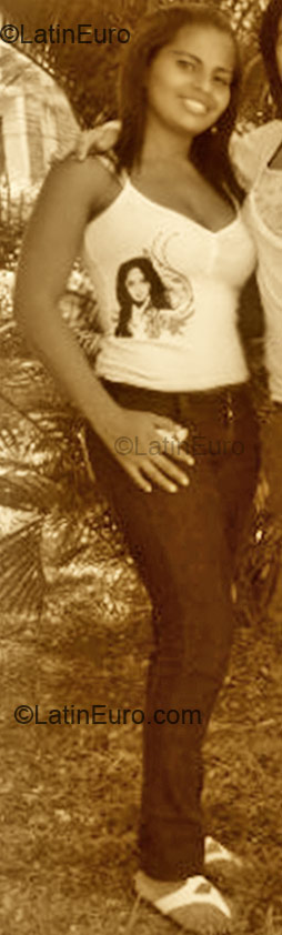 Date this gorgeous Colombia girl Lorena from Cali CO1633
