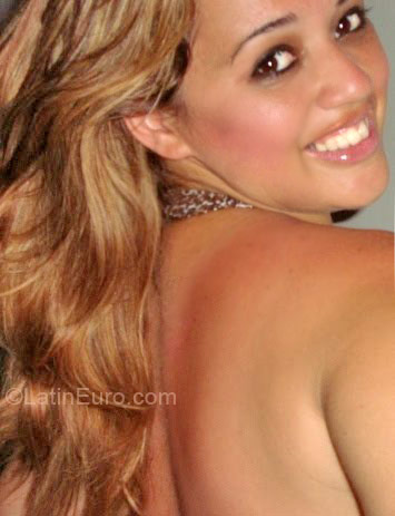Date this hard body Brazil girl Sonara from Cariacica BR1820