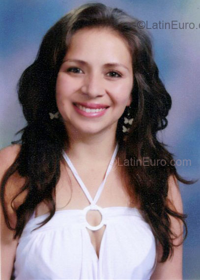 Date this happy Colombia girl Paola from Tunja CO17291