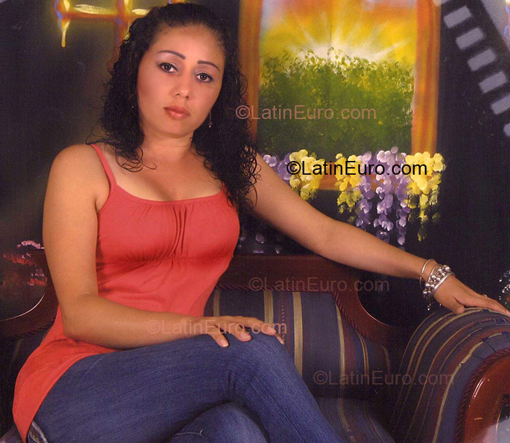 Date this foxy Colombia girl Hilda Maria from Palmira CO1724