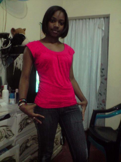 Date this hard body Dominican Republic girl Helen1810 from San Cristobal DO2005