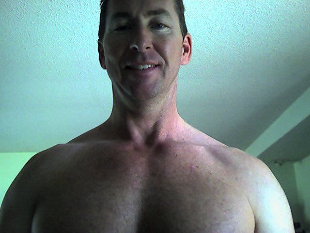 Date this tall United States man Jamhart from Brownsville US4409
